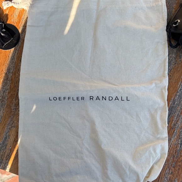 8 Assorted Dust Bags Collection - Picture 6 of 10